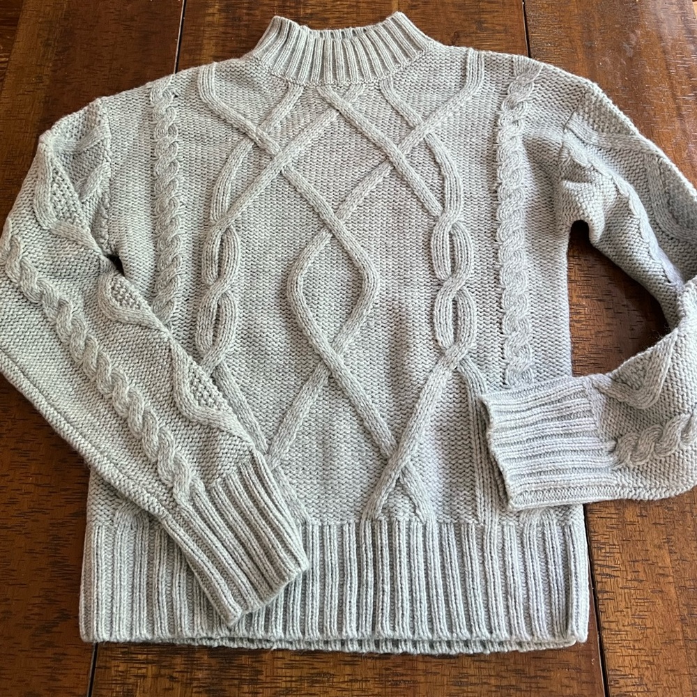 ⚡️MOVING SALE⚡️Gap cable knit sweater ⚡️MOVING SALE⚡️
